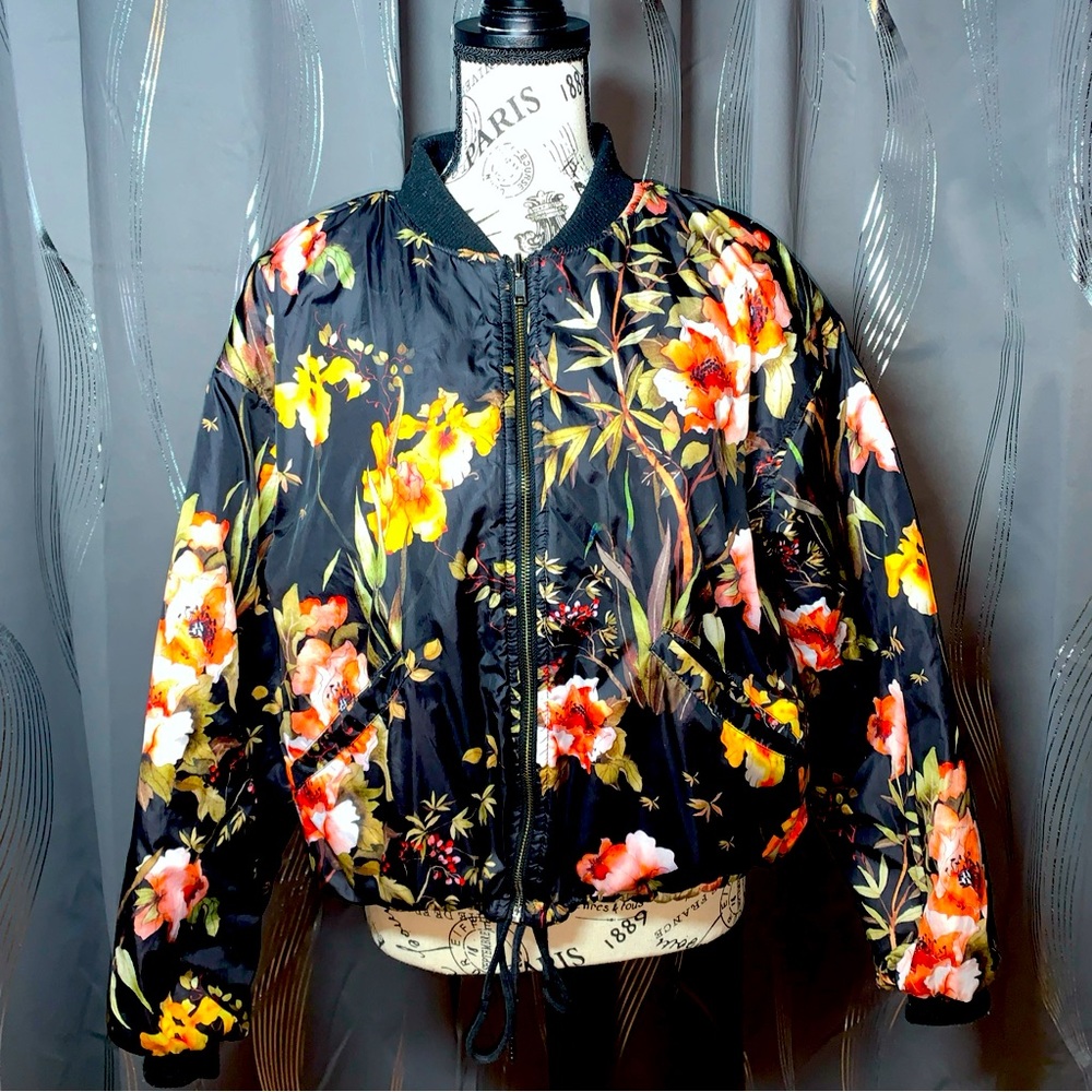 Betsy Johnson Puffer Coat Reversible Floral Black Tie Waist Size Large